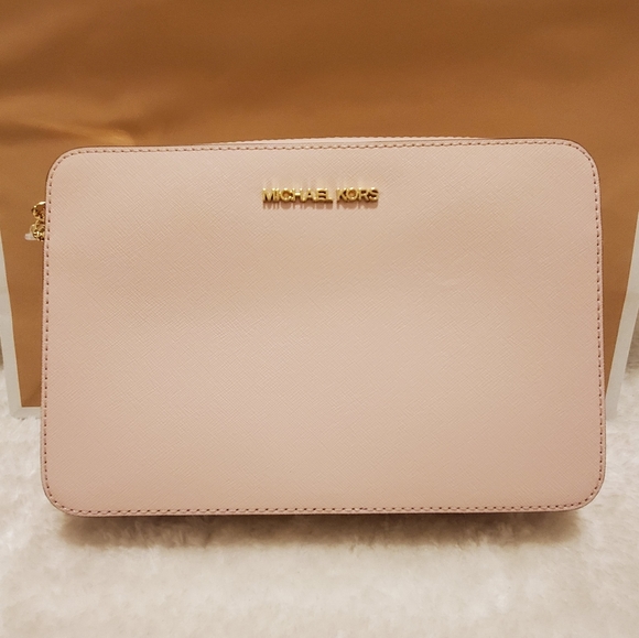 MK BUNDLE - CROSSBODY & TRIFOLD WALLET - Picture 2 of 3